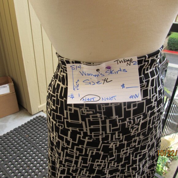 #514  NEW WOMEN'S LIGHT CHIFFON STYLE SKIRT BY TRIBAL  (SIZE XL) - Picture 3 of 4